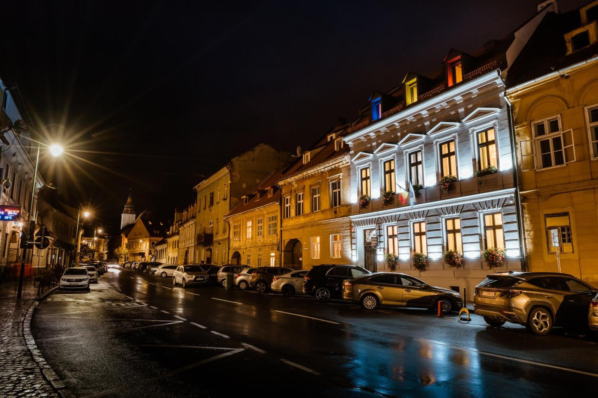 Casa Chitic - Hotel & Restaurant- Str Nicolae Balcescu 13 Braşov Eksteriør billede